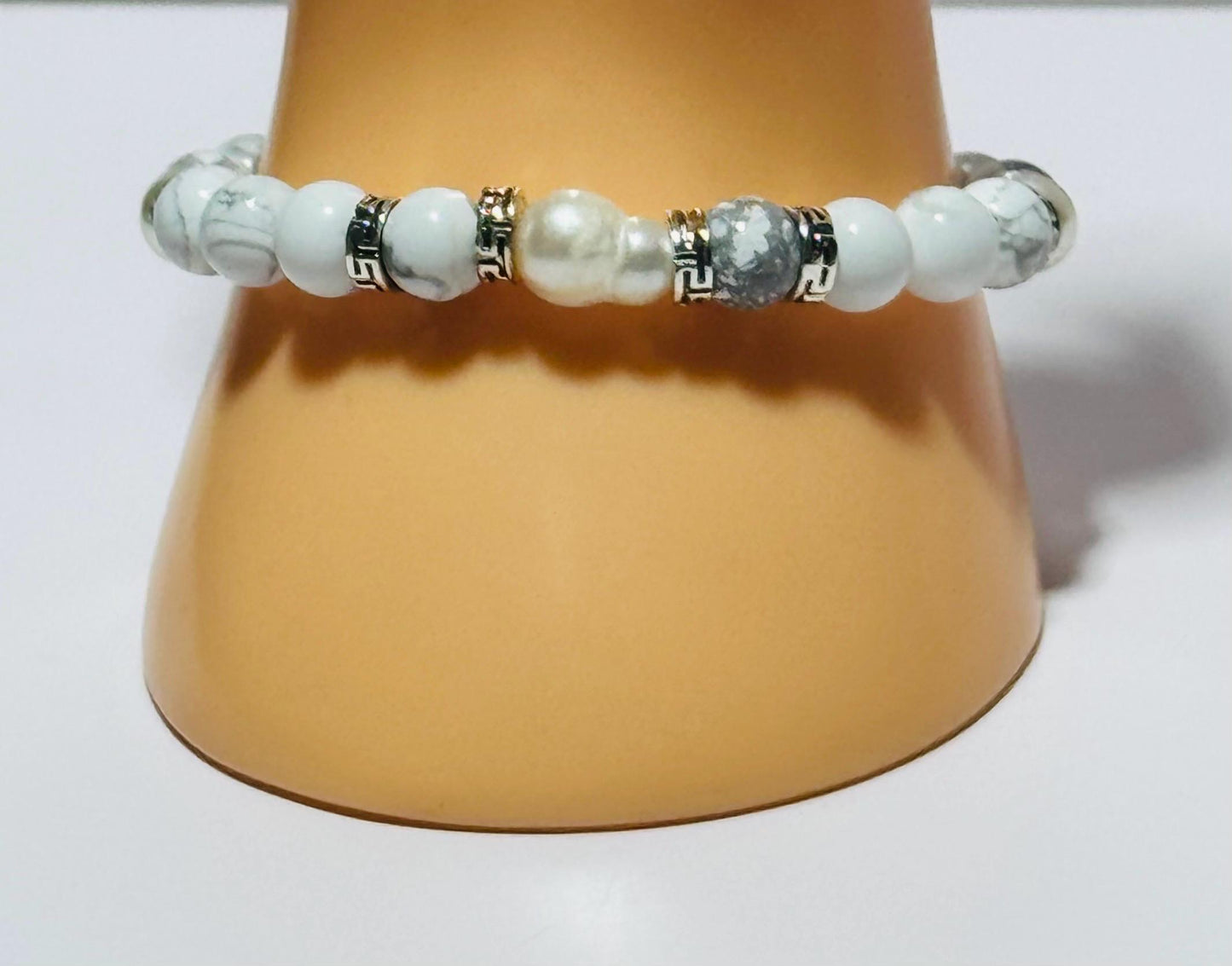 Natural White Howlite Bracelet, Beaded Bracelet, Potato Pearl, Boho, Clarity, Patience, New Beginnings Resilience, Gemstones 6 1/2”