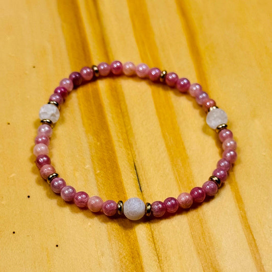 Lovely Sunstone Bracelet, Crackle Quartz, Stretch Bracelet, Minimalist, Semi Precious Gemstones, Boho, 6.5” Leadership Joy Independance